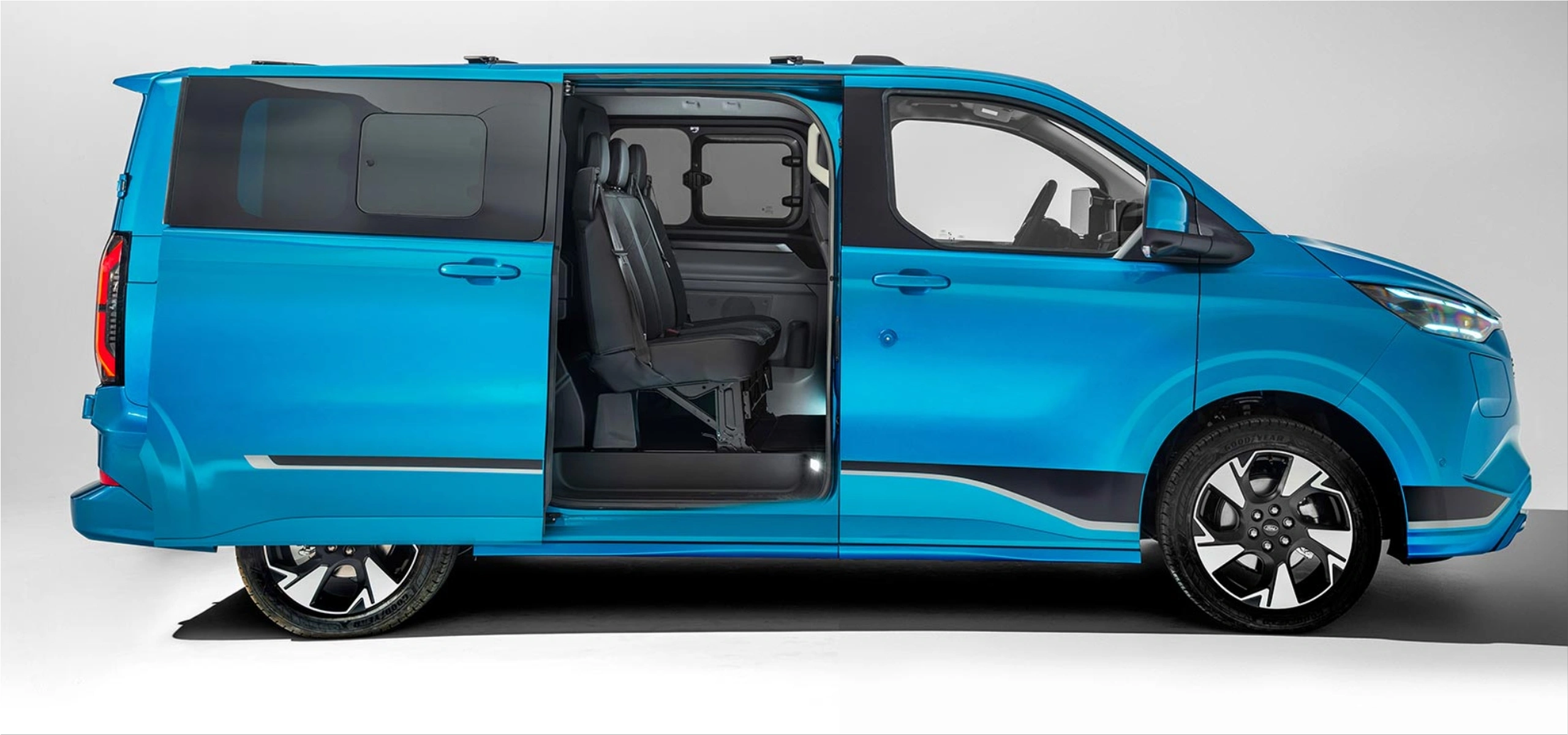 New Ford Transit Custom van priced from £32,350