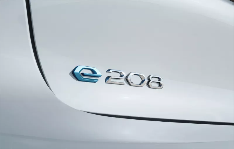 The new Peugeot e-208 has the new electric technology of the e-308
