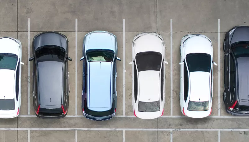 4 Easy Tips to Park A Car in A Perpendicular Spot