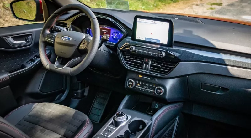 Ford Kuga Hybrid interior