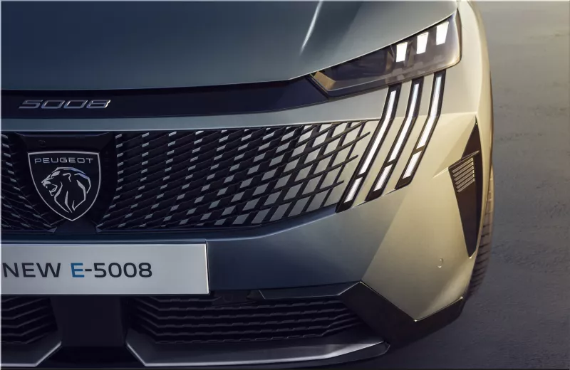 2024 Peugeot e-5008 electric SUV