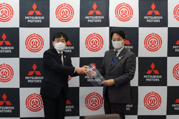 Mitsubishi Motors starts production of visors