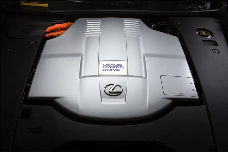 Lexus LS 600h L engine