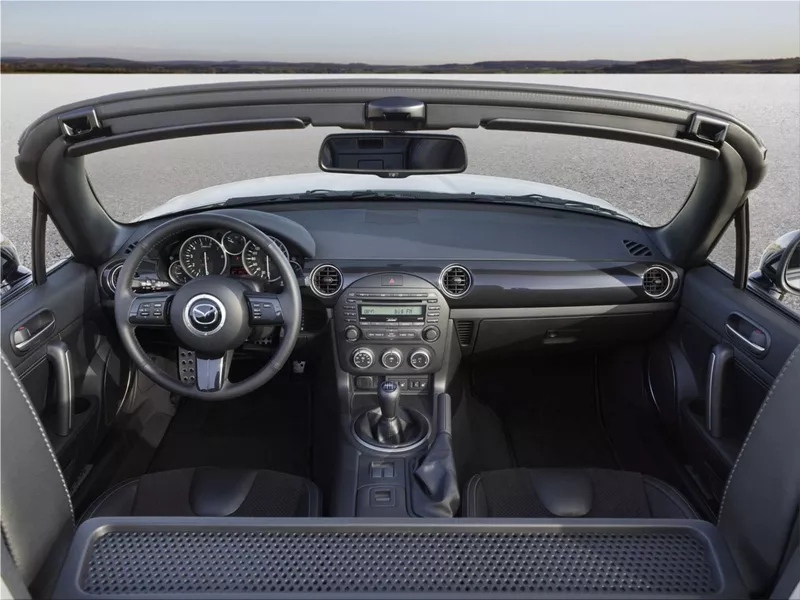 Mazda MX-5 Roadster Coupe interior