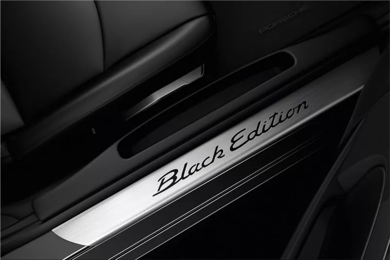 Porsche Cayman S Black Edition interior