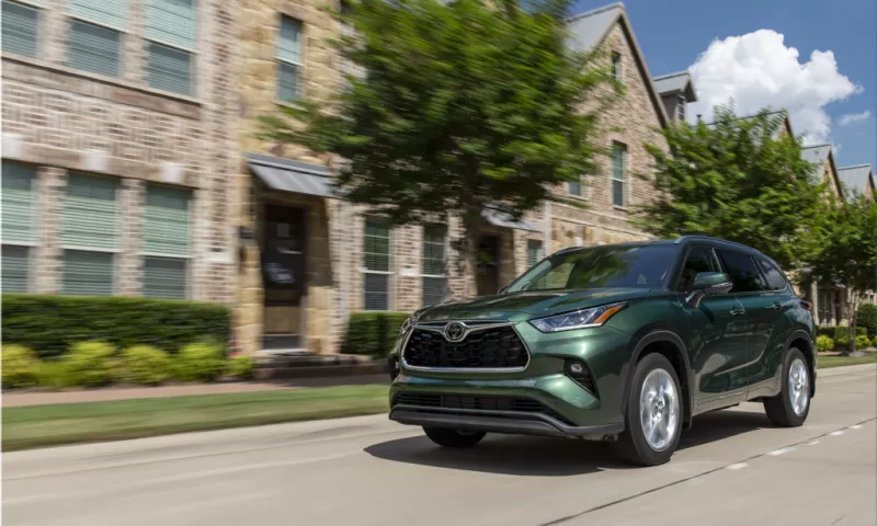 Efficiency Meets Style: The All-New Toyota Highlander Hybrid Nightshade Edition